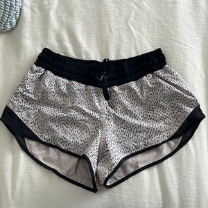 Lululemon shorts size 4